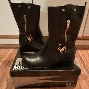 NWT women’s boots